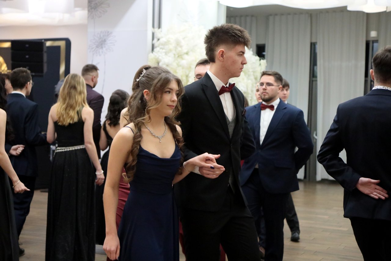 Studniówka uczniów Państwowych Szkół Budownictwa i Geodezji w Lublinie (zdjęcia)