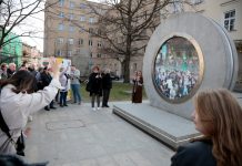 Portal na Placu Litewskim. Połączyliśmy się z kolejnym miastem (zdjęcia)